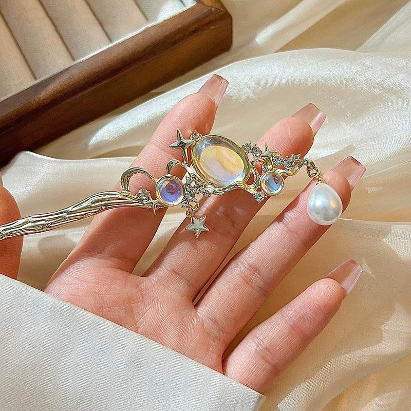 Tech Accessories Women - Moonstone Hairpin with Star & Pearl
