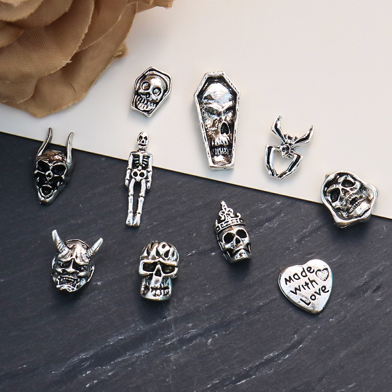 20PCS Retro Metal 3D Demon Mas - огляд і ціна Trending Tech Accessories